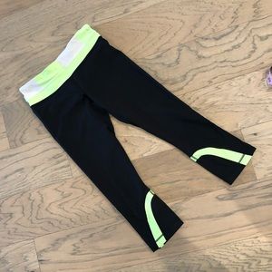 VGC Lululemon Crop Capri Leggings Pants 6